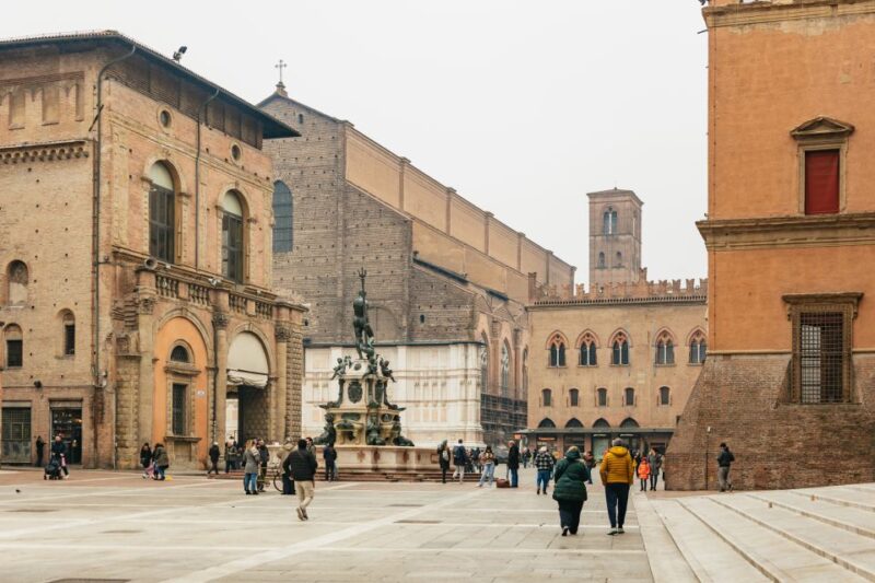 Bologna: City Center Walking Tour - Logistics and Meeting Points