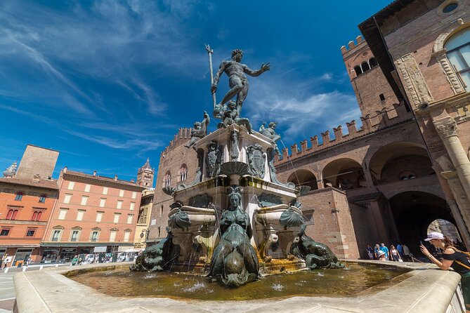 Bologna: City Walk with Audio Guide in 7 Languages on your Phone - Practical Tips for the Self-Guided Tour