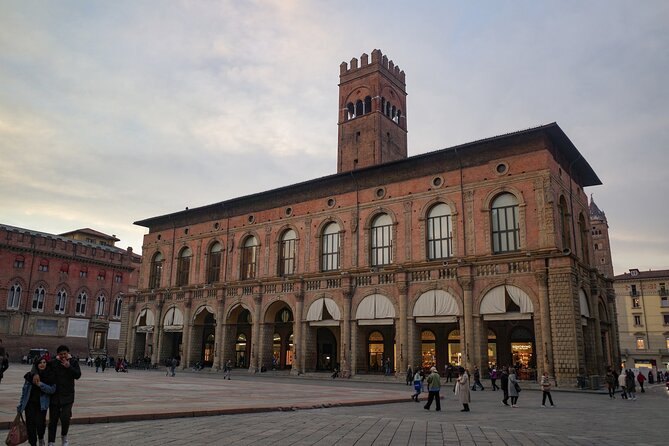 Bologna: City Walk with Audio Guide in 7 Languages on your Phone - Comparing this Tour to Similar Experiences