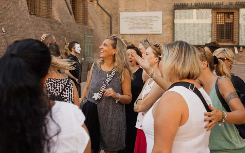 Bologna: Dinner, Wine & Tastings Walking Tour - Wine Tasting at One of Bologna’s Oldest Wine Bars