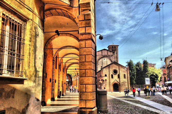 Bologna Food & Cultural Walking Tour - Discovering Piazza Maggiore and Its Monuments