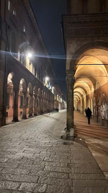 Bologna Food Tour, Enogastronomia Experience with Local Chef - Exploring the Quadrilatero Market in Depth
