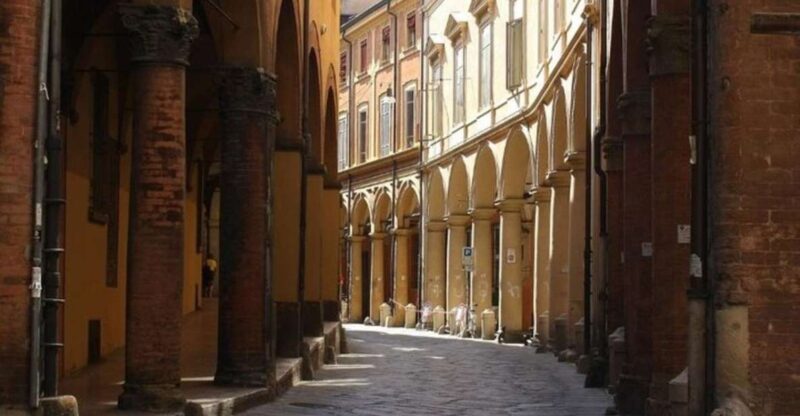 Bologna : Historic Center Walking Tour - Explore Bologna’s Heart with a 2-Hour Walking Tour for $28