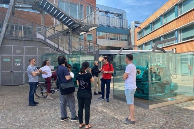 Bologna : Historic Center Walking Tour - Discovering Piazza della Mercanzia and Piazza Santo Stefano