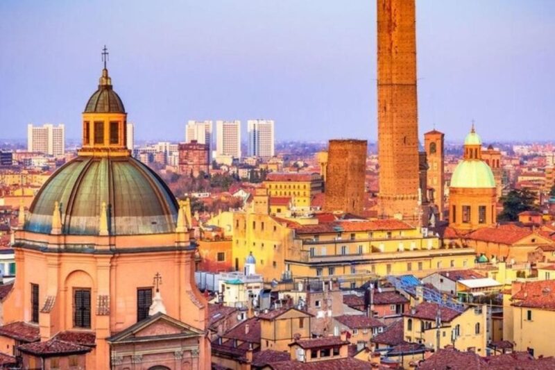 Bologna : Historic Center Walking Tour - Practicalities: Meeting Point, Accessibility, and Booking