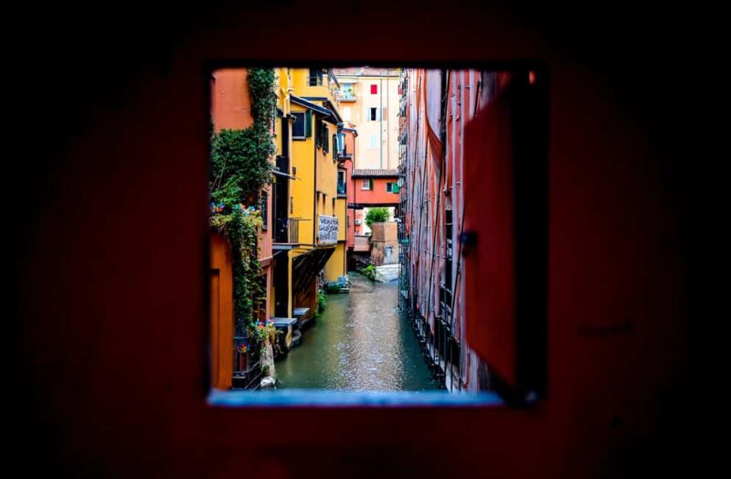 Bologna: Local Foodie Tour with 10 Tastings and Wine - Exploring Bologna’s Busiest Food Spots and Hidden Gems