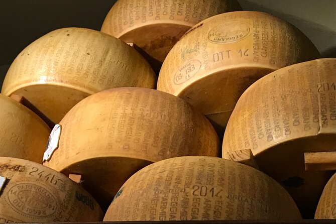 Bologna: Pasta and Tiramisu Small Group Cooking Class with Wine - Starting Point at Hosteria del Vicolo in Bologna