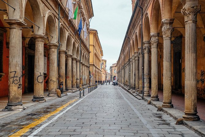Bologna Private City Kickstart Tour - No Entrance Fees Required at Tour Stops