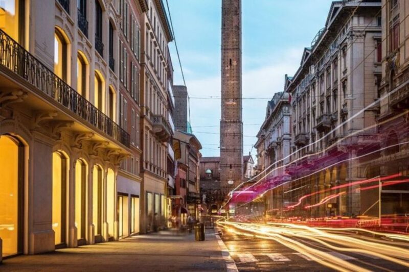 Bologna: Private custom tour with a local guide - Exploring Bologna’s Iconic Sights with a Local Touch