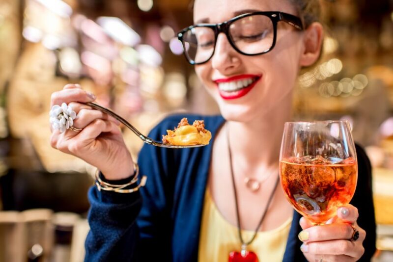 Bologna: Red Bus City Tour and Local Food Tasting - Logistics: Meeting Points and Duration