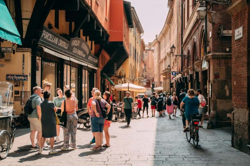 Bologna: Small-Group Tour with the Historic Archiginnasio - Exploring Bologna’s Medieval Skyline with the Due Torri