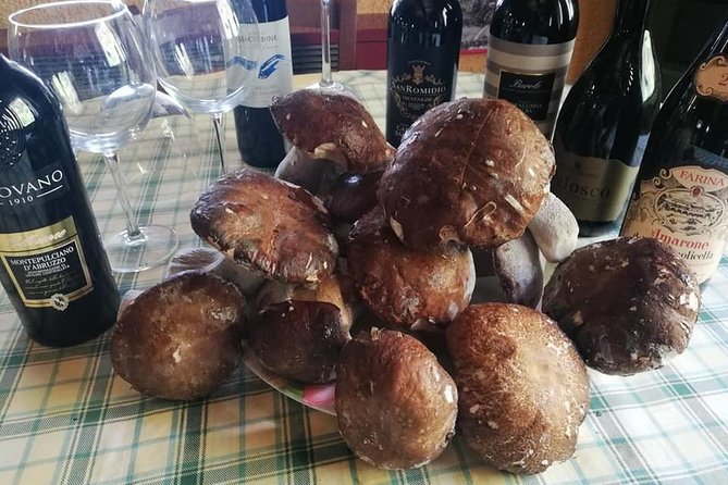 Bologna: the red medieval pearl and its delicious food (private tour) - Artistic and Culinary Highlights at Chiesa di San Giacomo Maggiore