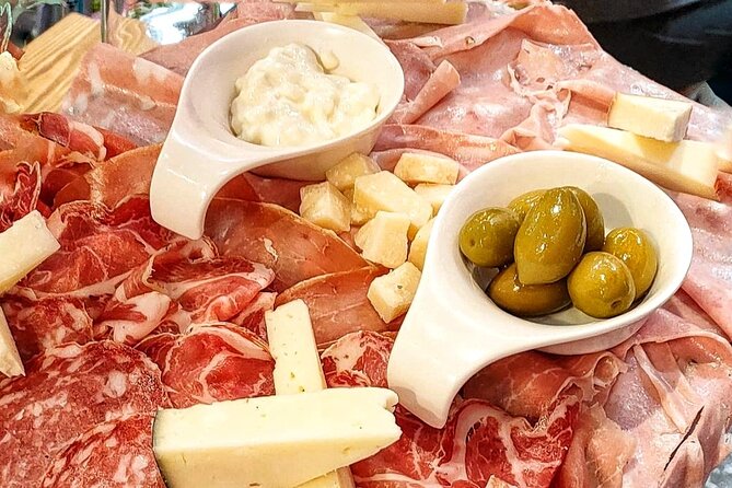 Bologna: the red medieval pearl and its delicious food (private tour) - Practical Details and Logistics of the Tour