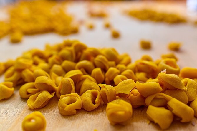 Bologna Walking Food Tour With Secret Food Tours - Strolling Through the Quadrilatero: Bologna’s Medieval Market District