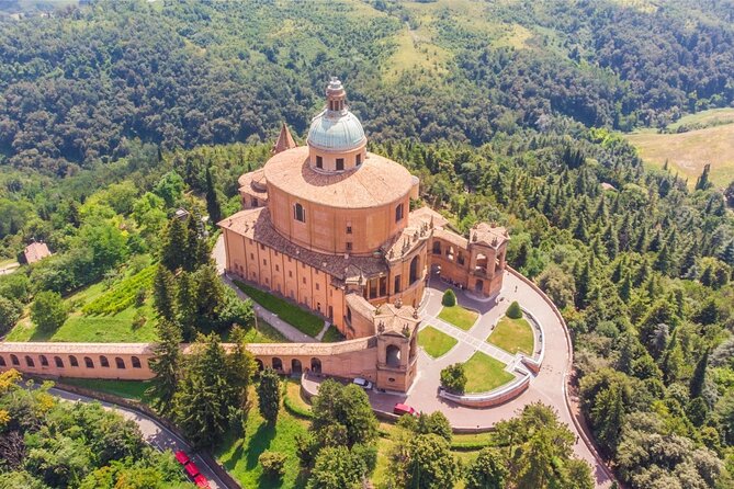 Bologna Walking Tour with Audio and Written Guide - Exploring Via dell’Indipendenza and Bologna’s Porticoes