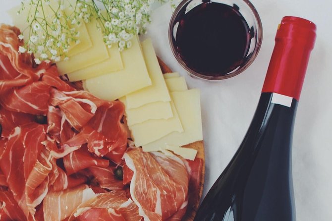 Bologna Wine Tasting In wine shop with a local - The Role of the Guide and the Atmosphere