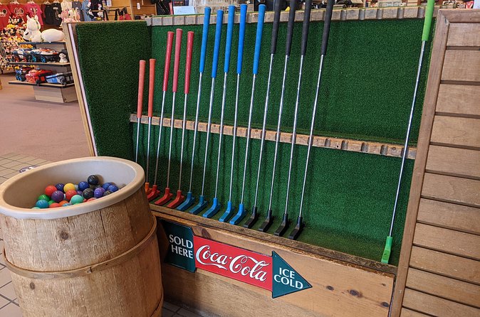 Bonanza Golf Entry Ticket in Orlando - Visiting the Gift Shop Without Playing