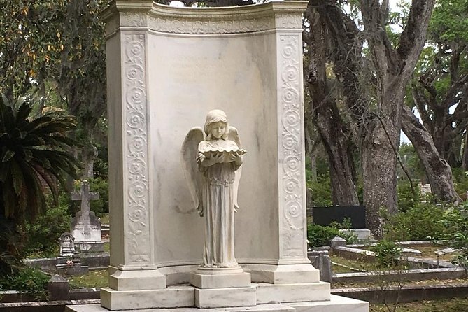 Bonaventure Cemetery Walking Tour with Transportation - The Experience for History Buffs and Casual Visitors