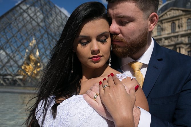 Book Exclusive Eiffel Tower Photoshoot Paris Photographer - Comparing Similar Paris Photography Tours