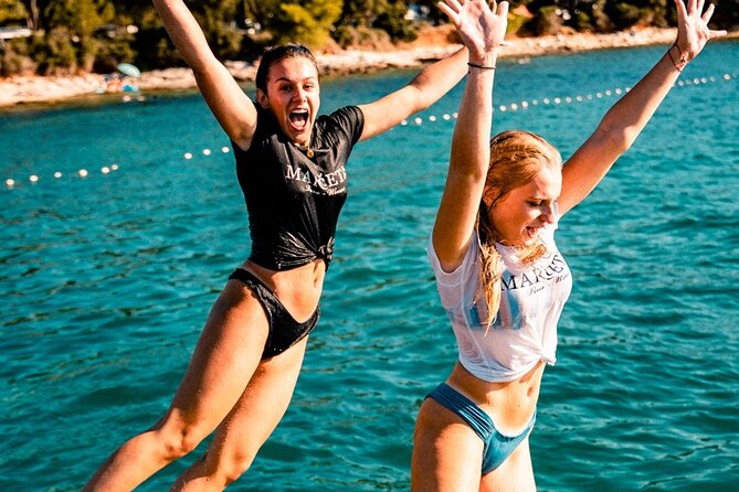 Boom Boat Party Pore 6 Hour Party with DJ, Swim & Afterparty - The Onboard Bar and Snacks: Pay-As-You-Go