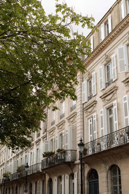 Bordeau: Chartrons Morning Food Tour - Inside a Historic Building During the Wine Tasting