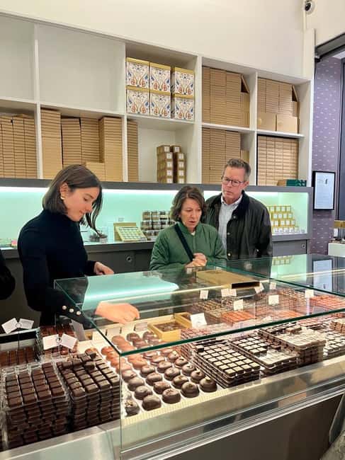 Bordeaux: A Deluxe Gourmet Tour - Wine Tasting in Bordeaux’s Historic Streets