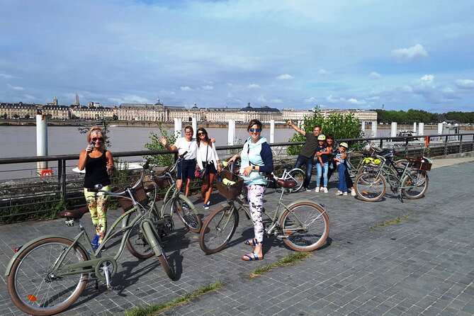 Bordeaux bike tour "The Best of Bordeaux" - Exploring Bordeaux’s Wine and Antique Heritage in Chartrons