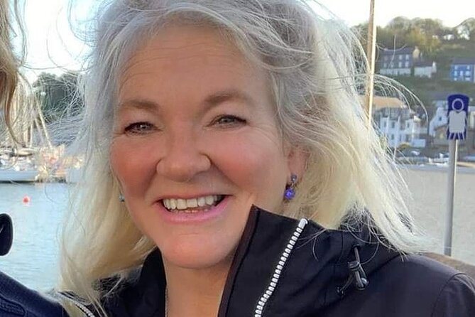 Bordeaux Culinary and Wine Tasting Tour - Cheese and Wine at Chez Delphine