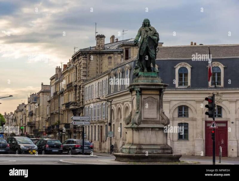 Bordeaux: Famous Figures 2h Walking Tour - Victor Hugo’s Praise of Bordeaux as a Port of Freedom