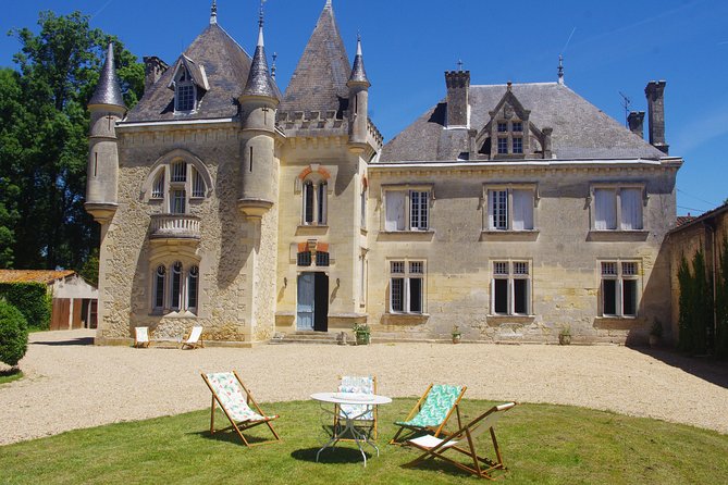 Bordeaux Full day Medoc and St Emilion Wine Tour with Lunch - Guides and Personal Service