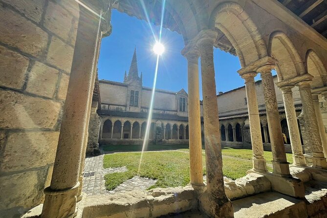 Bordeaux Full Day Wine Tour - 3 Wineries & Gourmet Picnic Lunch - Visiting a Pomerol or Saint-Emilion Chateau