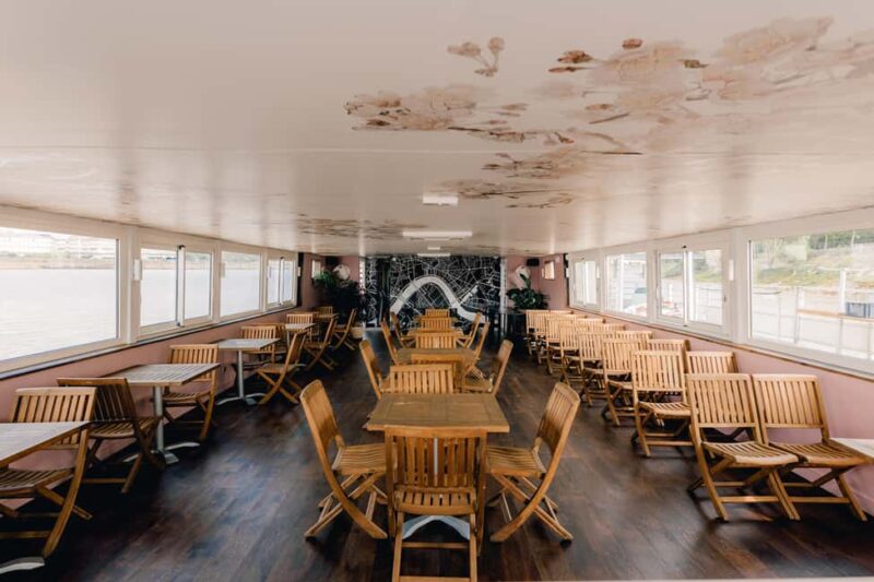 Bordeaux: Garonne River Yacht Cruise with Brunch - Key Points