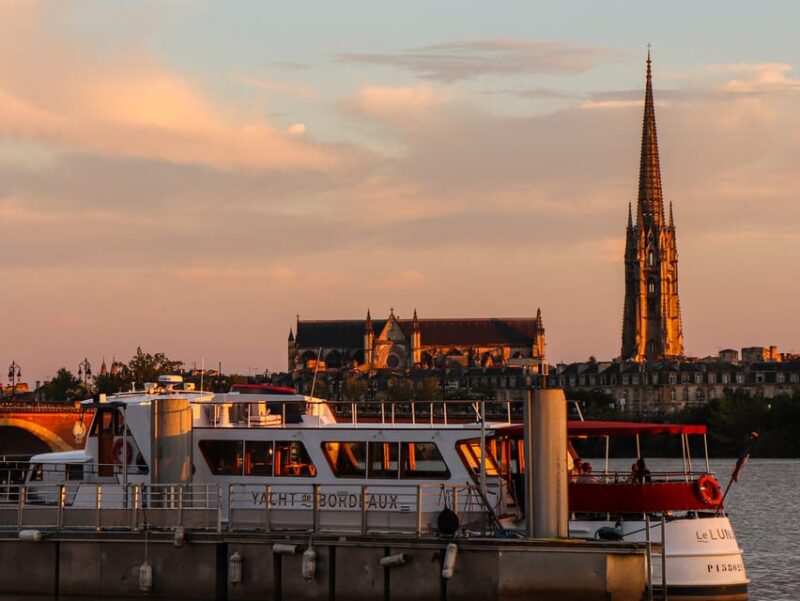Bordeaux: Garonne River Yacht Cruise with Brunch - Bordeaux Garonne River Views from the Yacht
