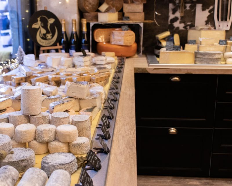 Bordeaux Historic and Gourmet Food Walking Tour - The Guide and Tour Atmosphere