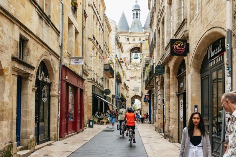 Bordeaux: Historic Center & Chartrons District Bike Tour - Start in Bordeaux’s Green Heart at Jardin Public