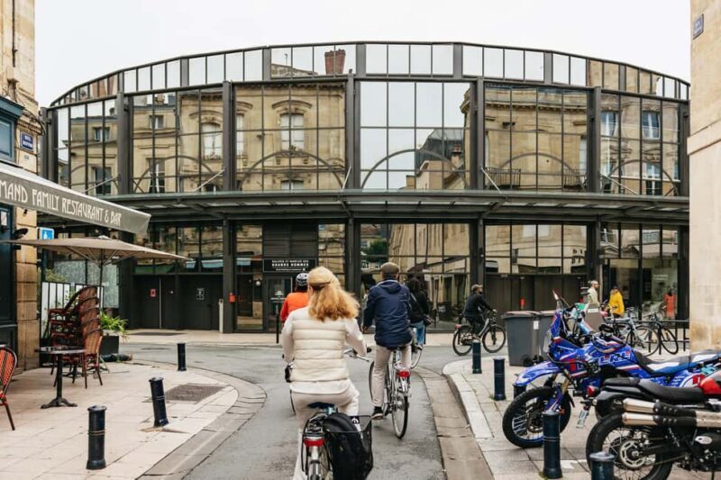 Bordeaux: Historic Center & Chartrons District Bike Tour - Pedal Along the Quays and Past the Chaban Delmas Bridge