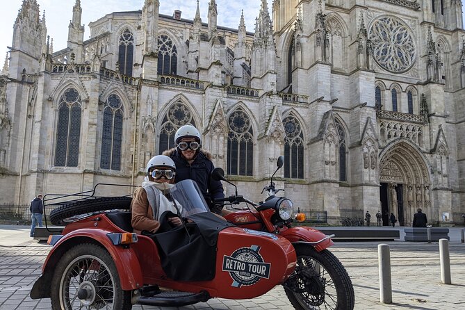 Bordeaux in 3 hours with tastings, in a private sidecar - Flexibility and Comfort in a Vintage Sidecar