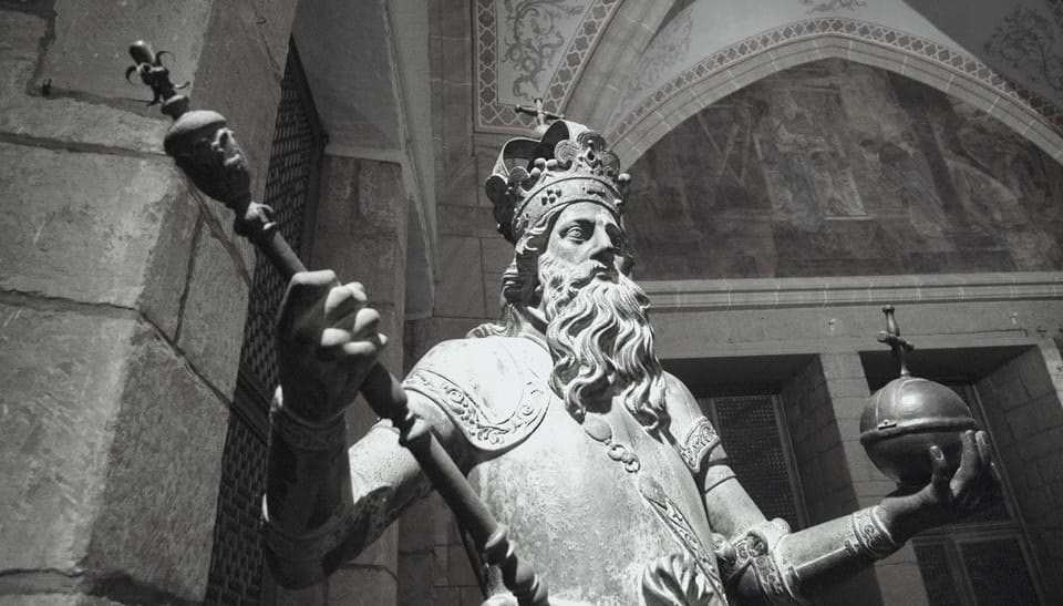 Bordeaux Medieval Tour: Explore Architecture and History - Bordeaux Medieval Tour: A Window into the City’s Past