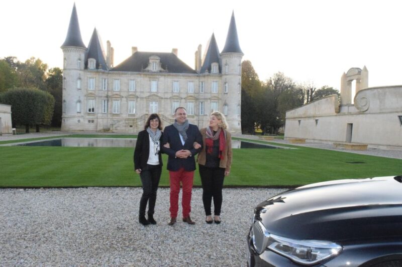 Bordeaux: Medoc tour in a small group (Luxury Mercedes EQV) - Key Points