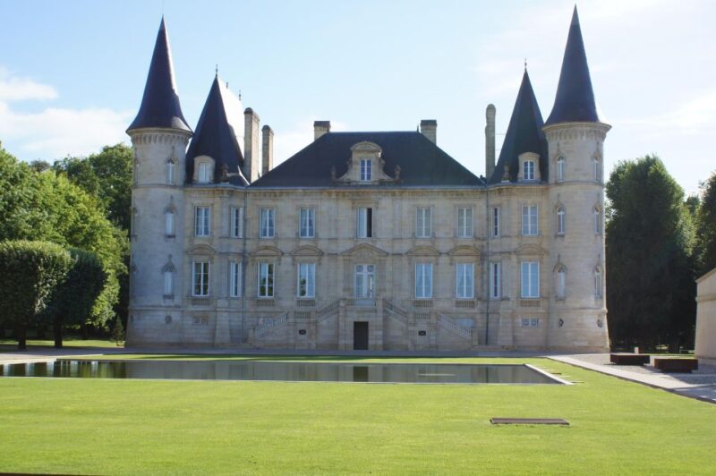 Bordeaux: Medoc tour in a small group (Luxury Mercedes EQV) - Scenic Drive Along the Chateaux Road