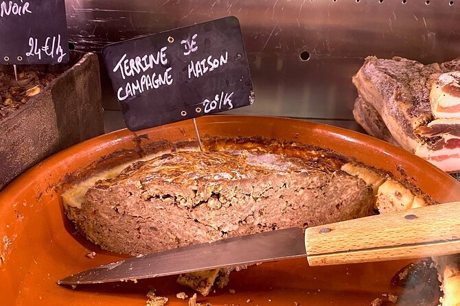 Bordeaux Old Town Food and Wine Tour - The Seated Wine, Cheese, and Charcuterie Pairing