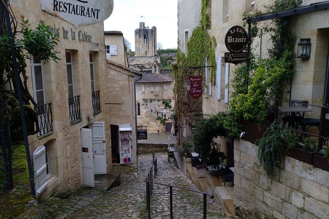 BORDEAUX region UNCORKED - Private Premium Enological Adventure - The Benefits of a Private Enologue Tour