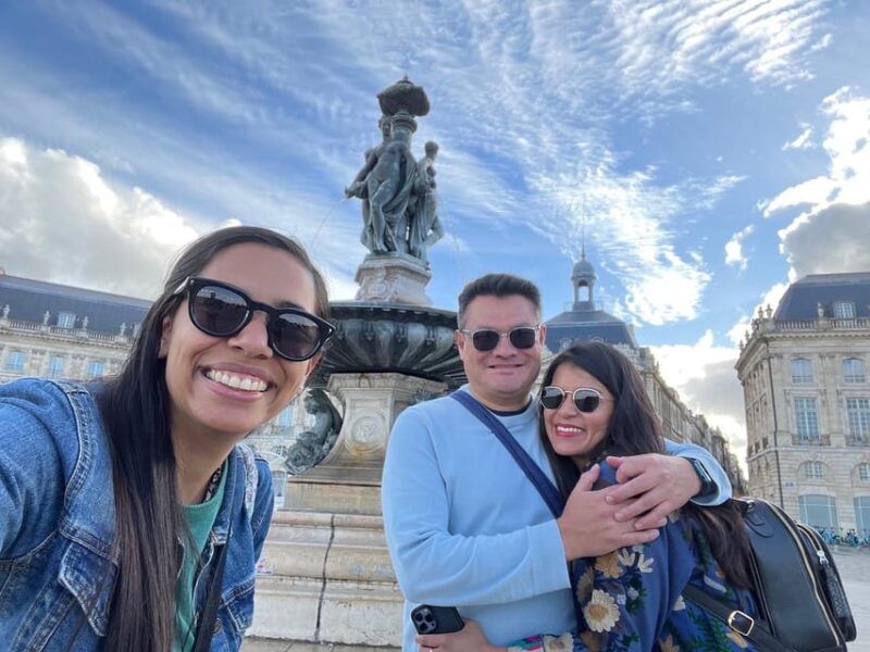 Bordeaux: Small group - Guided Walking Tour - Starting Point: Cathédrale Saint-André and Place Pey Berland