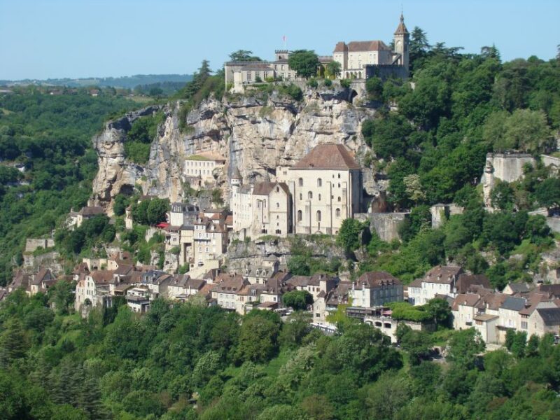 Bordeaux to Dordogne: Castles & Villages Private Tour - The Charm of Domme: A Bastide Village with Templar History
