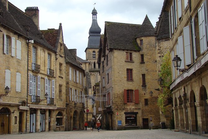 Bordeaux to Dordogne - Private Tour: Fortified Castles and Medieval Villages - Bordeaux to Dordogne Private Tour Overview