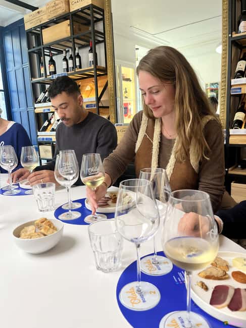 Bordeaux Wine Tasting Workshop with Food & Wine Pairings - Tasting the Bordeaux Wines: White, Red, and Sweet