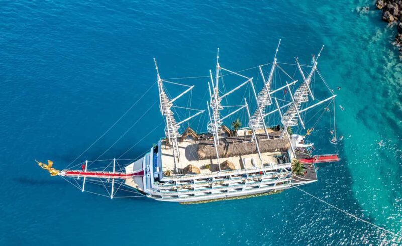 Bosphorus Cruise: Sunset & Night with Transfer & Soft Drinks - Experience the Vibrant Atmosphere of the Bosphorus Daytime Pirate Cruise