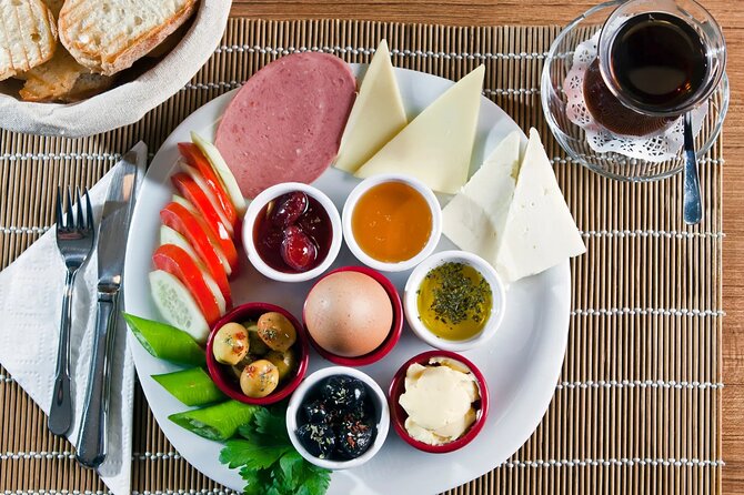 Bosphorus Cruise with Breakfast, Sunset and Stop on Asian Side - Key Points