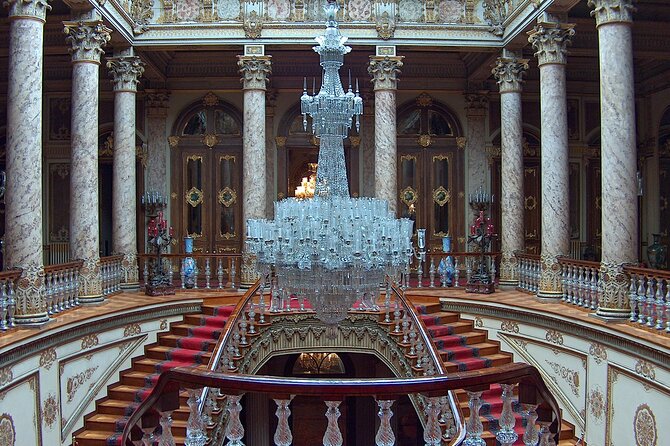 Bosphorus Cruise with Dolmabahce Palace and Istiklal Street Tour - Tasting Traditions at the Spice Market