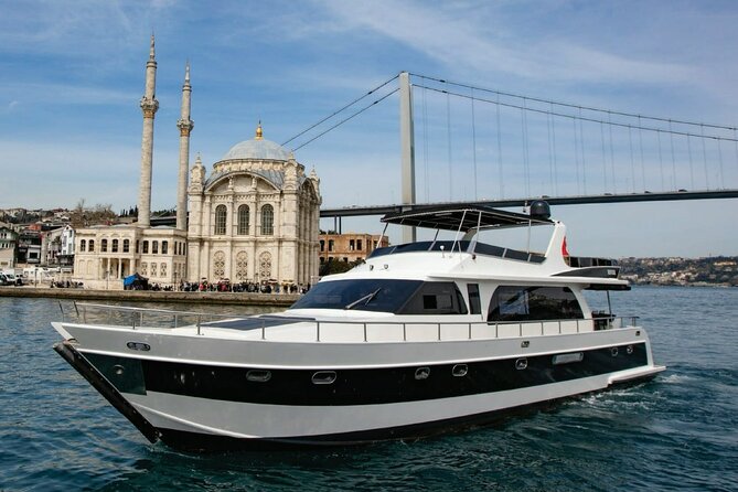 Bosphorus cruise with private boat - Comfortable, Self-Directed Meal and Beverage Options
